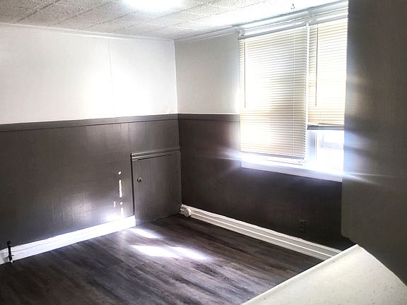 3rd image of 90 Erb St #2