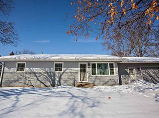 1420 Millicent Dr, Machesney Park, IL 61115
