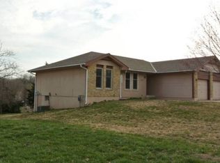 1312 Maple Ln, Pleasant Hill, MO 64080