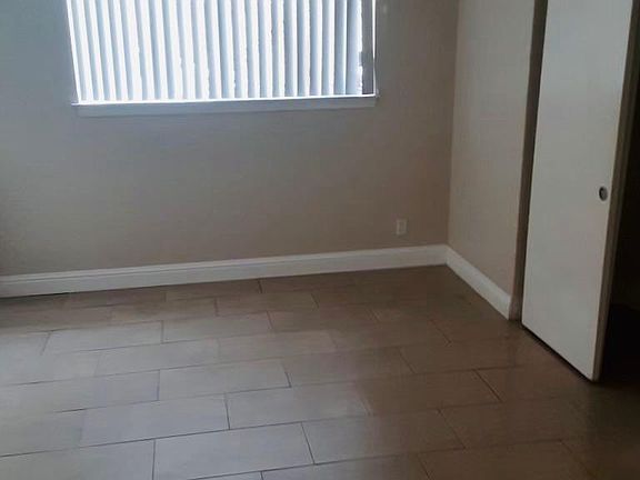 3rd image of 3709 Morse Ave APT 4