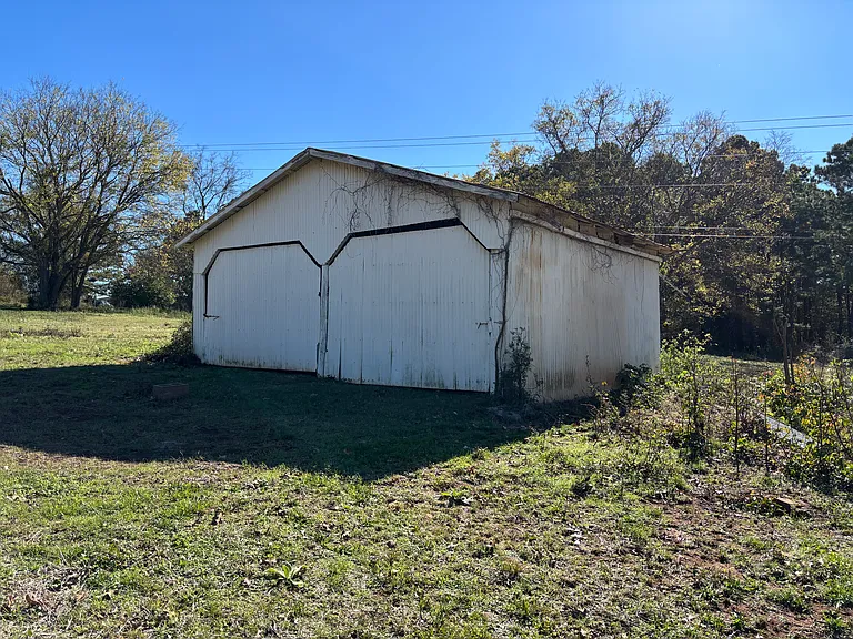 1731 County Road 3701 — Photo 23