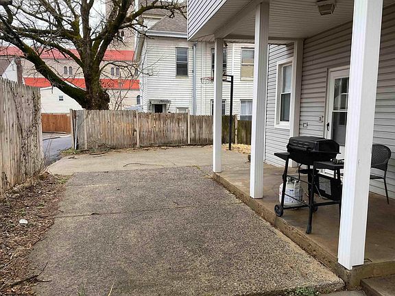 4th image of 187 E Pike St