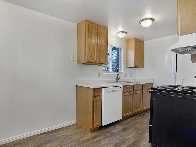 2x1 Kitchen/Dining