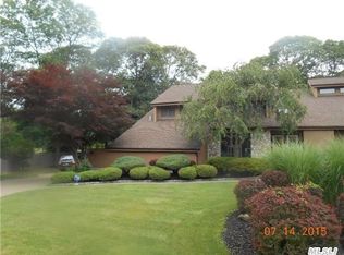 11 Lavender Ln, East Islip, NY 11730
