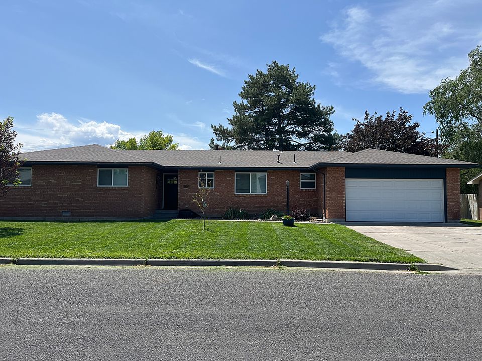 1st image of 1950 9th Ave E