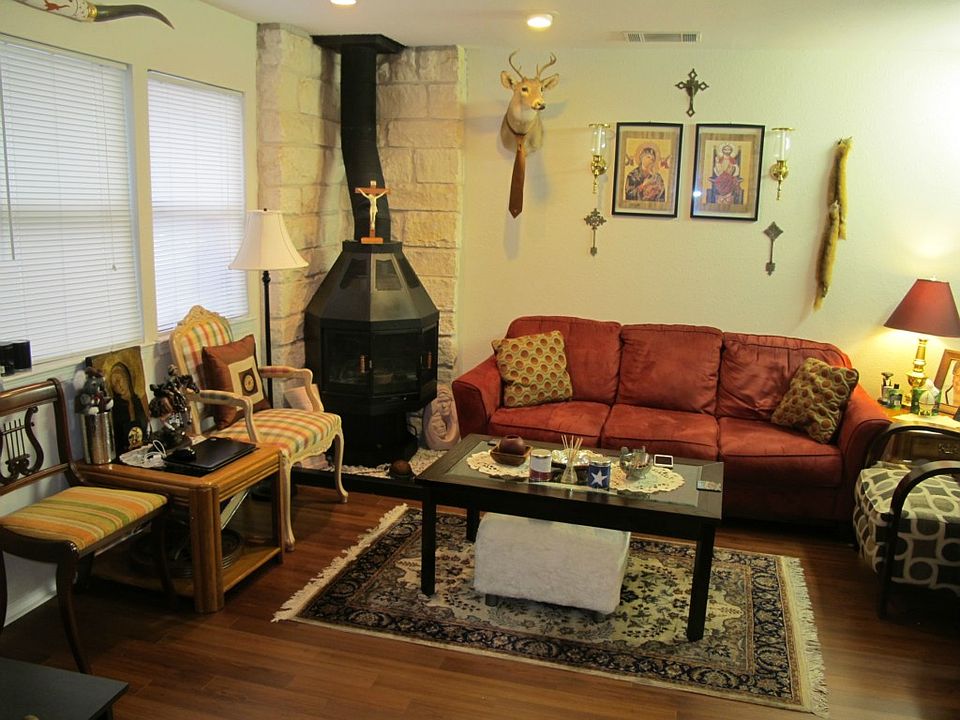 1st image of 6901 Thorncliffe Dr #D