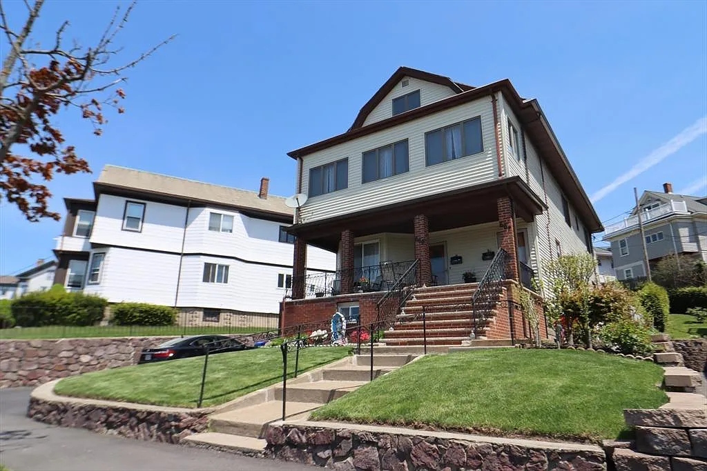 Fellsway St Duplex — Photo 1