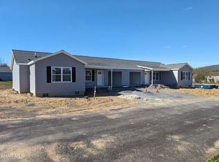 509 Lykens Dr, Hollidaysburg, PA 16648