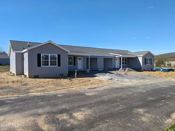 509 Lykens Dr, Hollidaysburg, PA 16648