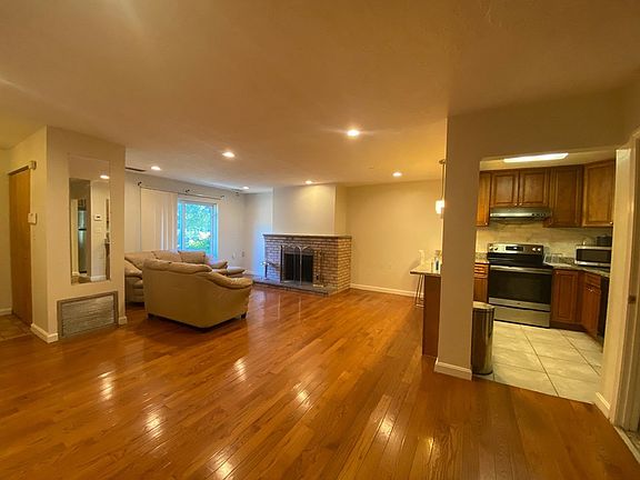 4th image of 150 Quincy Shore Dr Unit 2