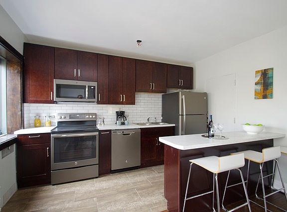 5th image of 5056 N Marine Dr #8D