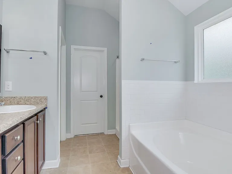 511 Sebastian Dr — Photo 30