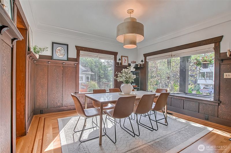 5th image of 4006 Corliss Avenue N