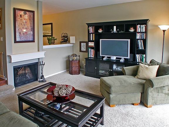 2nd image of 22705 Lakeview Dr APT F3