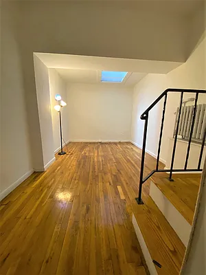 Rented by City Connections Realty | media 15