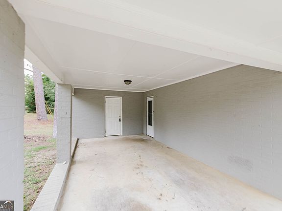 5th image of 101 Magnolia Ave