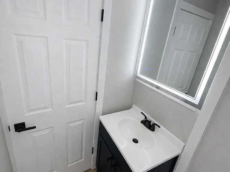 1115 N Bell St — Photo 10