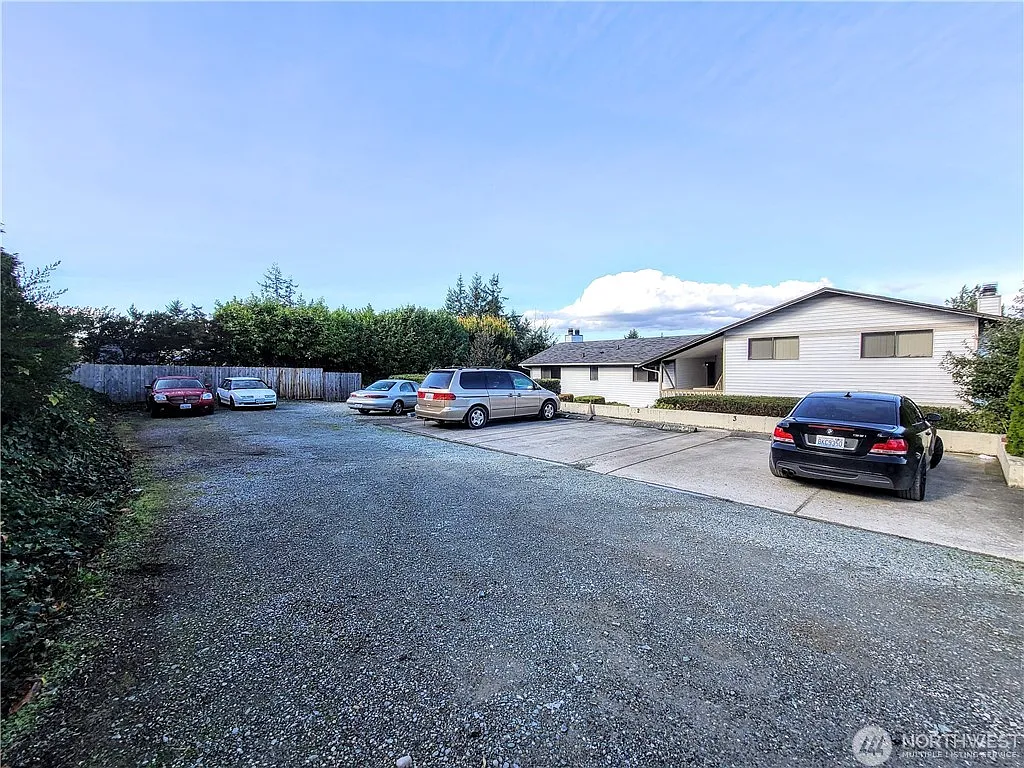 2 bed, 850 sqft, $2,000 — Photo 2