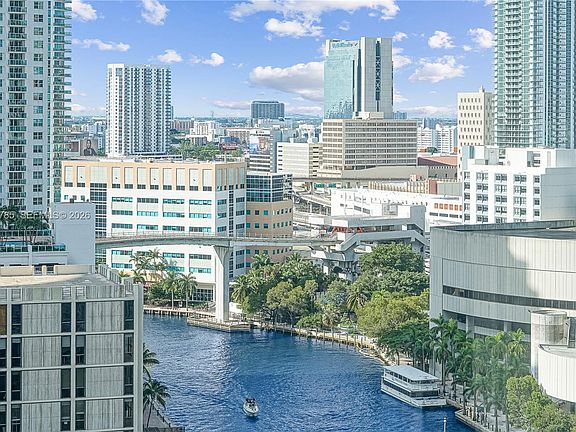 4th image of 475 Brickell Ave APT 1913