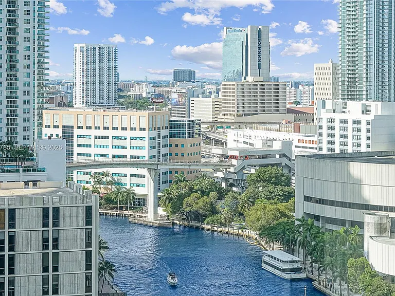 475 Brickell Ave #1913 — Photo 4
