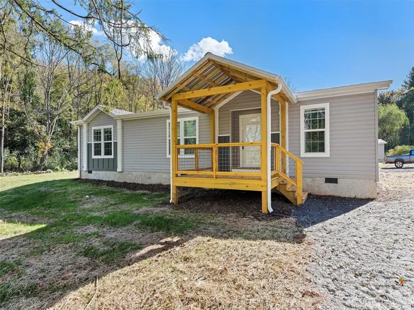 133 Brookside St, Clyde, NC 28721