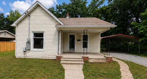 523 E Lee St Photo 1