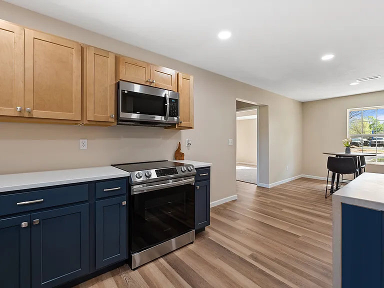 821 N Clara St — Photo 9