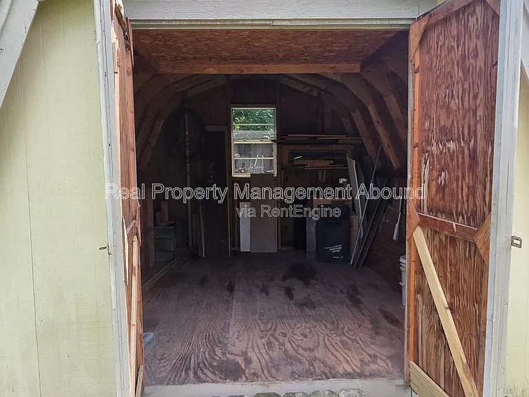105 W Boston St — Photo 19