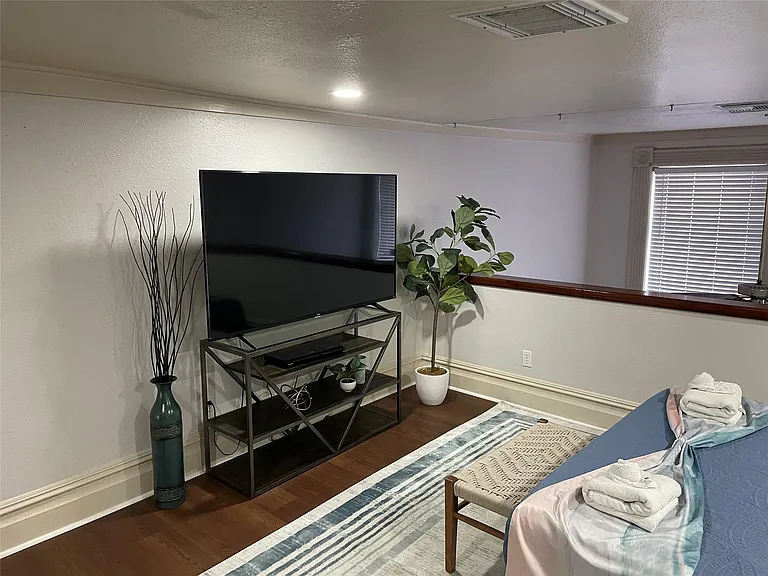 2118 Strand St #207 — Photo 18