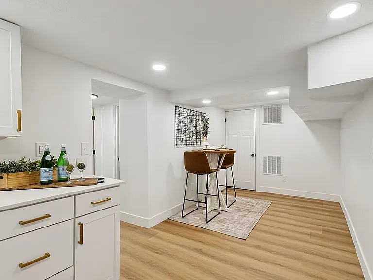 155 W 800 N — Photo 1