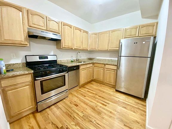 3rd image of 937 Broadway #1