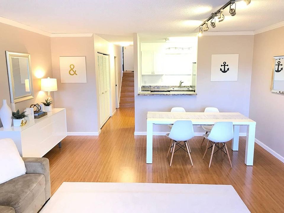 Living room & kitchen