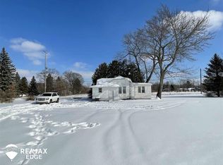3234 S Center Rd, Burton, MI 48519
