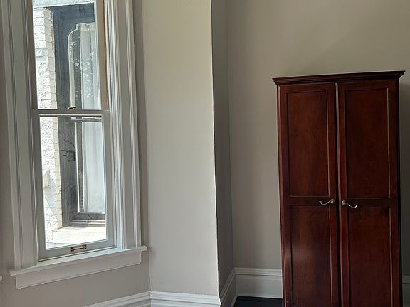 5th image of 1311 Francis St #5