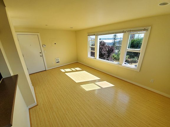 4th image of 1545 Fawcett Ave APT 8