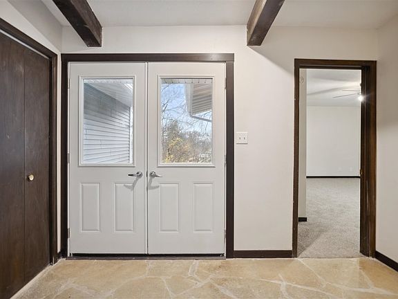 3rd image of 3111 Carroll Dr SE