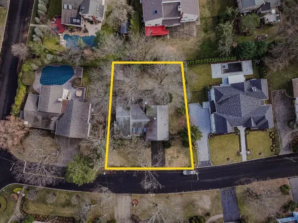 48 Cambridge Pl, Englewood Cliffs, NJ 07632
