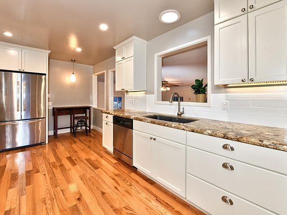 4th image of 103 Rosewood Dr
