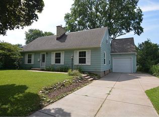 17 Kewaunee Ct, Madison, WI 53705