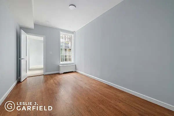 Rented by Leslie J. Garfield | media 26