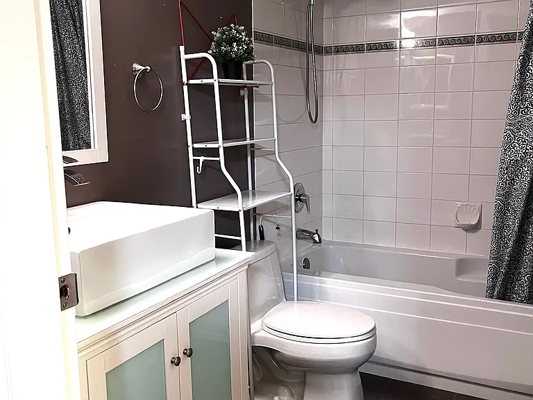 8460 Jellicoe St — Photo 6