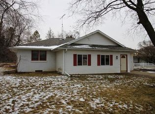 W6058 Hackbarth Rd, Fort Atkinson, WI 53538