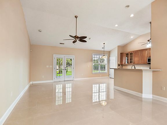 5th image of 3600 Kingsley Dr.
