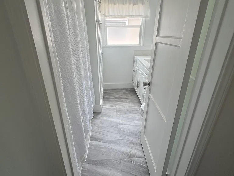 8516 Winsford Ave — Photo 10