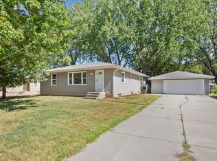 4242 Limestone Dr, Eagan, MN 55122