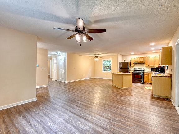 4th image of 553 Grayce Ln