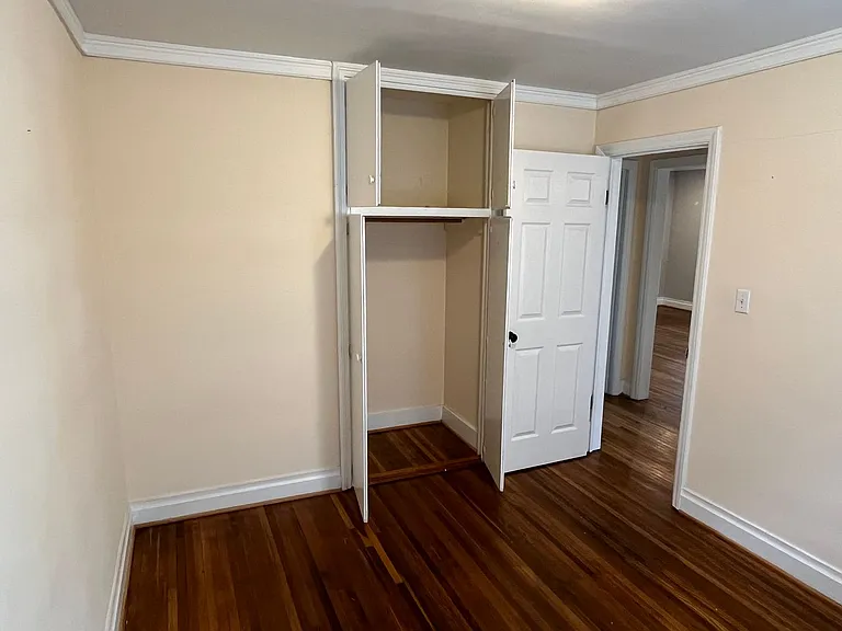 421 W Kingston Ave — Photo 9