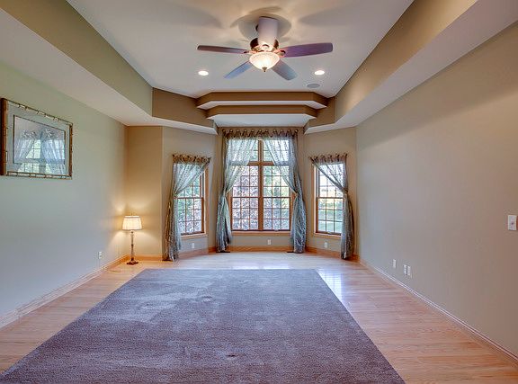 4th image of 4 White Tail Ln