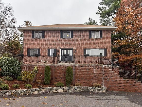2nd image of 12 Parkway Dr