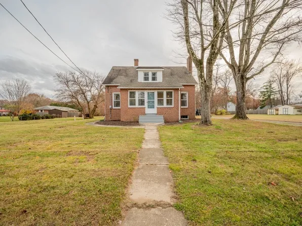 239 South St, Agawam, MA 01001